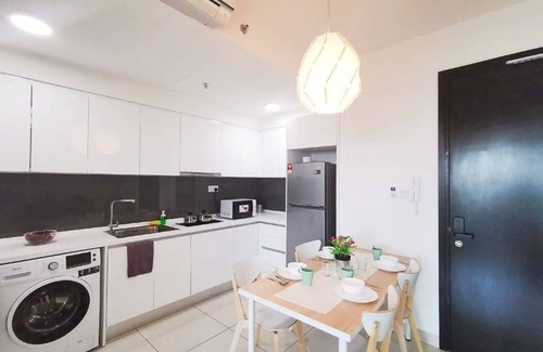 Nusajaya Apartment | Almas Suites #2 (WIFI) @ JB City Homestay