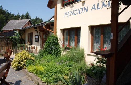 Stare Splavy House | ALMI - penzion - pizzerie