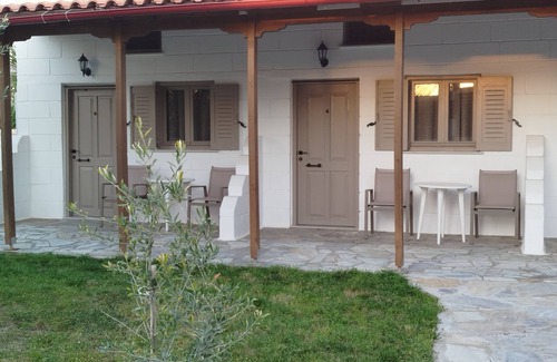 Neo Kalamaki Apartment | Almmos Mezzanine Apartments for rent 50 meters from the sea in Kalamaki Crete