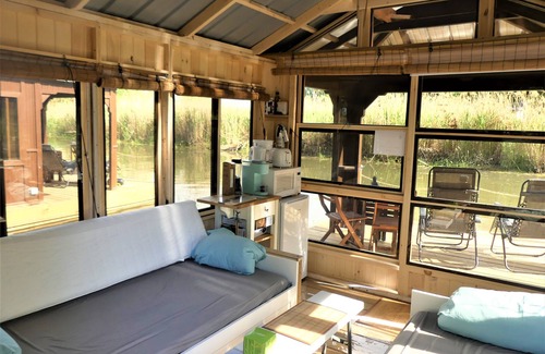 Lacolle Cabin | Aloberge 5 (In Saint-Paul-de-l'Île-aux-Noix)