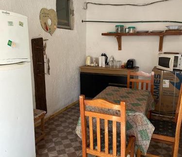 Chuy Apartment | Alojamiento Sencillo EYO con Baño Privado