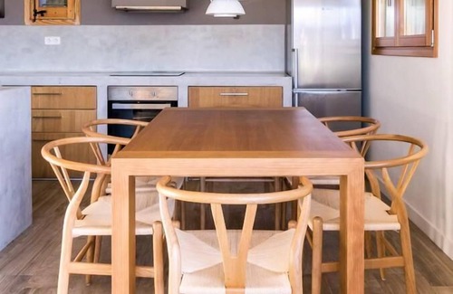 Alp House | ALP III - 7 PAX - Three Bedroom House, Sleeps 7