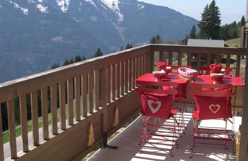 Bisanne 1500 Apartment | Alpages de Bisanne, Luxuary apartment with magnificient view of the surrounding mountains, heated indoor swimming-pool.
