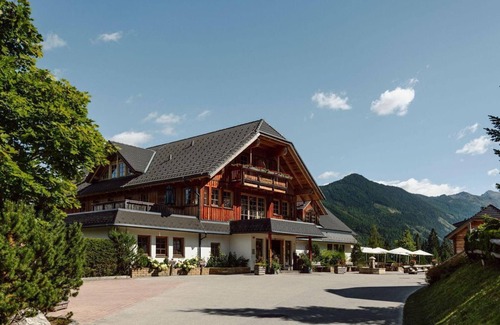 Pichl-Preunegg Cabin | Alpine hut "Freiherrn Chalet" - Almdorf Reiteralm