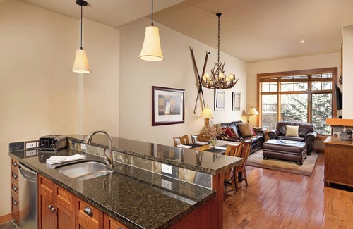 Snowmass Village Condo | Alpine Luxury Escape at Capitol Peak Lodge