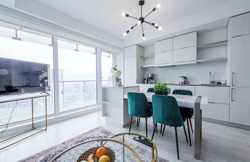 Bay Cloverhill Apartment | Altitude Suites Bay Street by Teristo Group