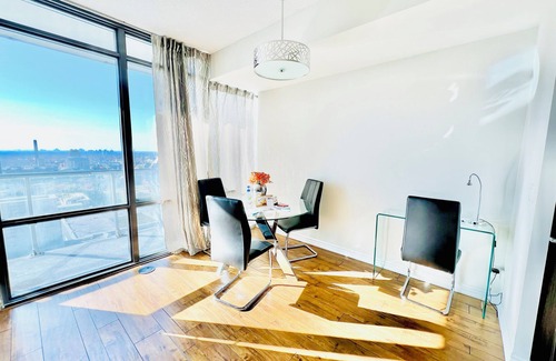 Bay Cloverhill Apartment | Altitude Suites Bay Street by Teristo Group