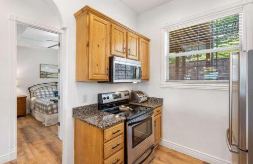 Indian Point House | Always 80 and Sunny - Silver Dollar City