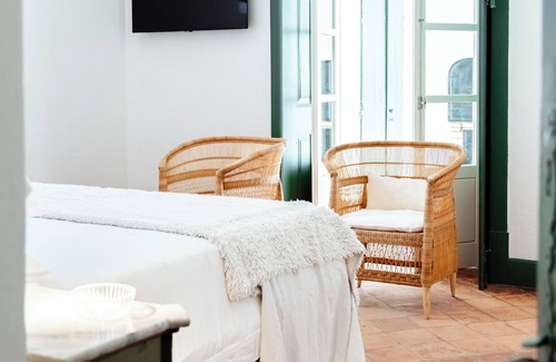 Moura Bed & Breakfast | Amada Moura