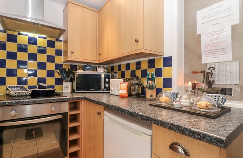 Folkton Cottage | AMARI, pet friendly, with a garden in Staxton