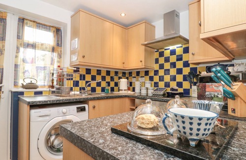 Folkton Cottage | AMARI, pet friendly, with a garden in Staxton