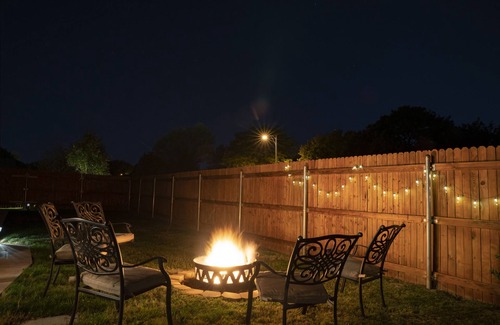 Amarillo House | Amarillo Home >3BR/2BA, RV space, garage, yard, fireplace, fire pit.