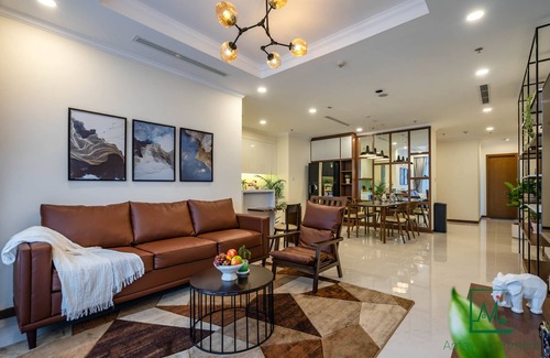 Hang Xanh Condo | AMAVI LUXURY - VINHOMES SPACIOUS AND COZY APT FOR FAMILY/GROUP - 4 BR