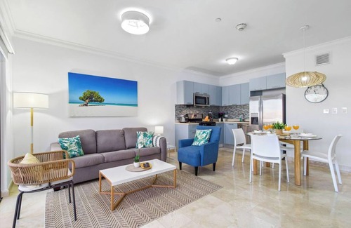 Washington Condo | Amazing 1BR1BA Condo with Balcony @ Great Location