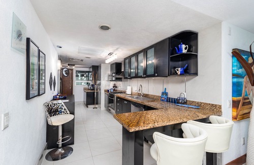 North Hotel Zone Condo | Amazing 2 or 3 Bedroom, Beach Front Condo, in 'Grand Venetian'