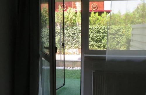 Otopeni Apartment | Amazing Apartament with Garden Bucharest Airport Self check-in!