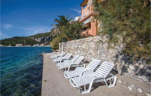 Klek Apartment | Amazing Apartment In Klek With Wifi