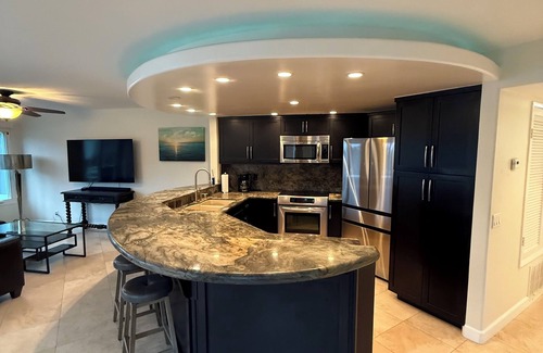 La Jolla Condo | Amazing Beach Condo With Views!