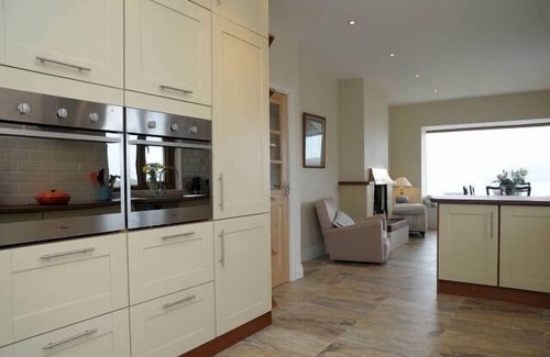 Coumeenoole House | Amazing Blasket Island and Coumeenole Beach Views. Luxury House Slea Head Drive