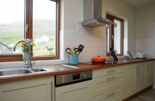 Coumeenoole House | Amazing Blasket Island and Coumeenole Beach Views. Luxury House Slea Head Drive