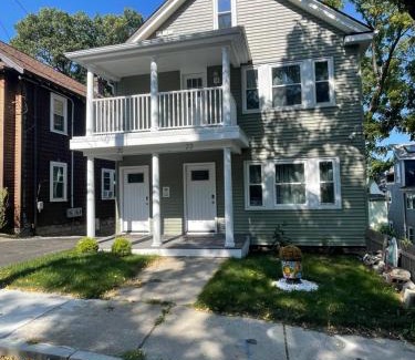 Highland Park House | Amazing Boston Downtown City View Rooms