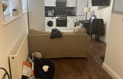 Hoe Street Apartment | Amazing Dream one bedroom apartment