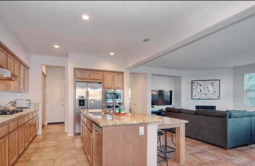 Otay Ranch House | AMAZING EXECUTIVE HOME, WALKING DISTANCE TO OTAY RANCH MALL WIFI AND MUCH MORE!