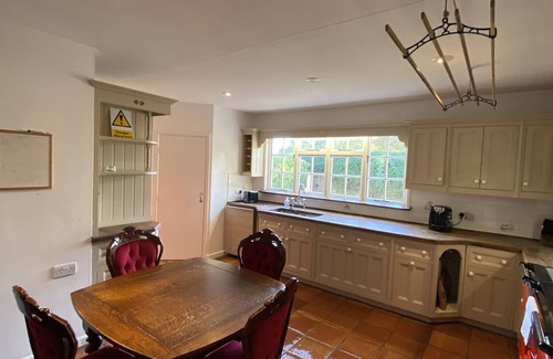 North Weald Other | Amazing Farmhouse only 21 miles from London with pool, hot tub, games room!