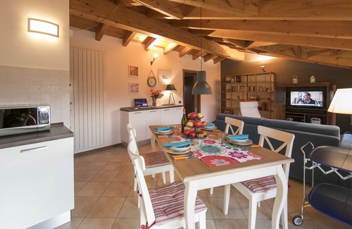 Cerro Apartment | Amazing Gaia Le Palme Pool, Laveno Mombello, Italy