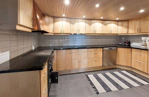 Or House | Amazing home in ör with WiFi