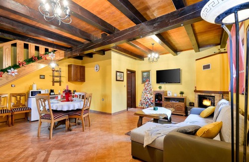 Sveti Ivan Zelina House | Amazing home in Adamovec with sauna