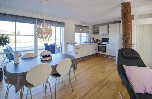 Øer Strand House | Amazing home in Ebeltoft with WiFi