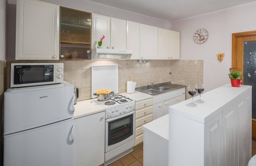 Sveta Nedelja House | Amazing home in Erzisce with jacuzzi