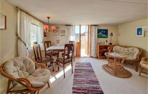 Kungshamn House | Amazing Home In Hovenäset With Kitchen