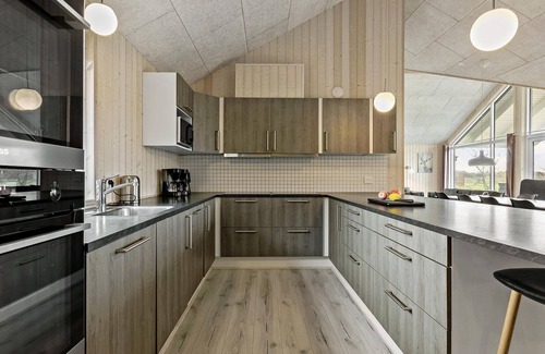 Bratten Strand House | Amazing home in Jerup with sauna