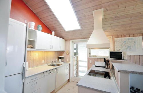 Skødshoved Strand House | Amazing Home In Knebel With Sauna