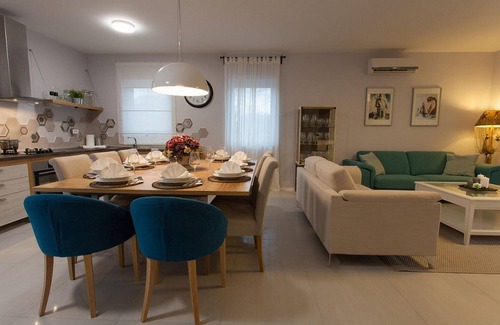 Kras House | Amazing home in Kras with sauna