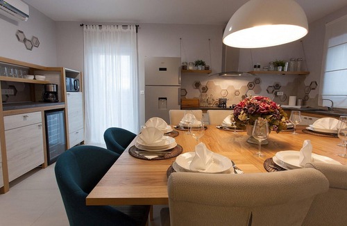 Kras House | Amazing home in Kras with sauna