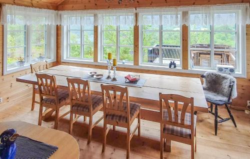 Tysnes House | Amazing Home In Lundegrend