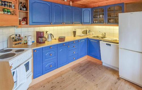 Tysnes House | Amazing Home In Lundegrend