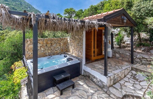 Ploce House | Amazing home in Ploce with sauna