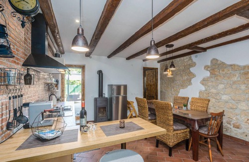 Jasenovica House | Amazing home in Porec with kitchen