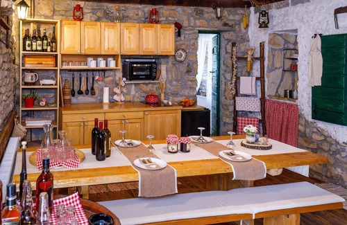 Oklaj House | Amazing home in Puljane