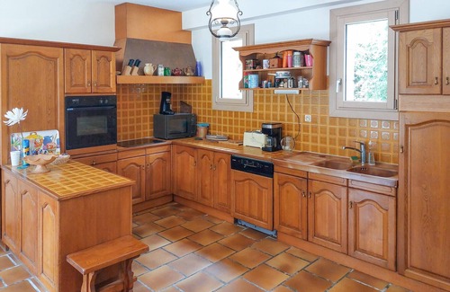 Saint-Thurien House | Amazing home in Saint-Thurien with WiFi