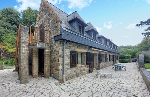 Saint-Thurien House | Amazing home in Saint-Thurien with WiFi