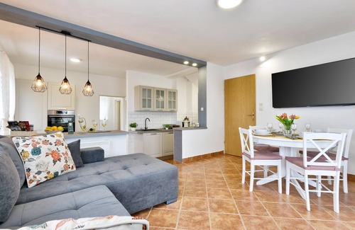 Ivanec House | Amazing home with swiming pool