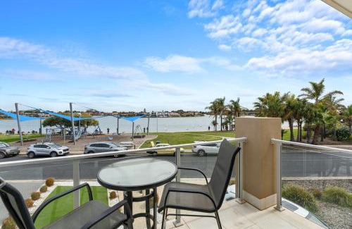 West Lakes House | Amazing Lake View family-friendly Holiday Home