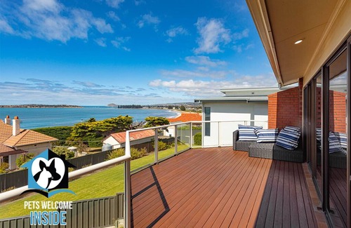 McCracken House | Amazing Ocean Views At This Exclusive 4 BR Holiday Home