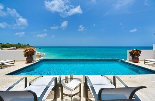 Plum Bay Villa | *AMAZING RATES FOR CERTAIN WEEKS* Luxury 4 bedroom villa at Shore Pointe