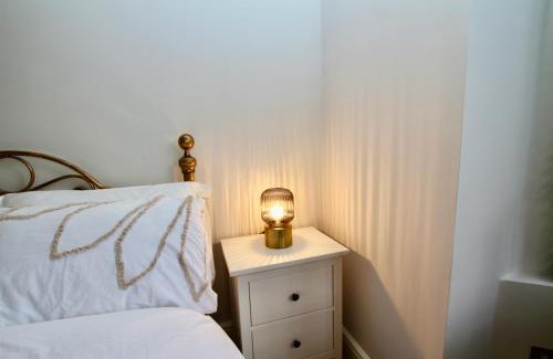 Hoe Street Apartment | Amazing Studio Apartment East London